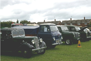 Austin Ruby, Thames pickup & 2 Land Rovers